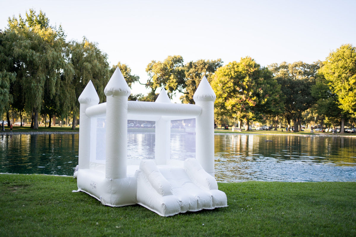 Mini Ava - White Bounce House with Cone Tops